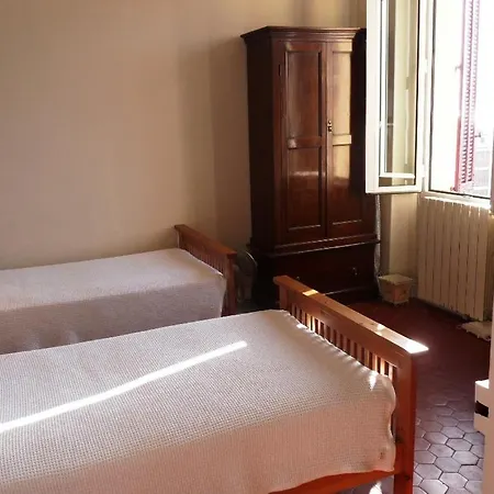 Apartman Sleeps 4 Wifi T692703 *