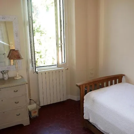 Sleeps 4 Wifi T692703 קאן