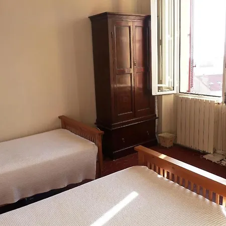 Sleeps 4 Wifi T692703 *